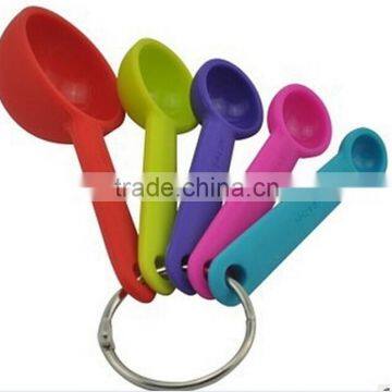 2015 Hotsale Fashion Design Silicone Measuring Cup for Sale