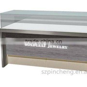 Mobile Phone Store Interior Design With Small Acrylic Case photo-4