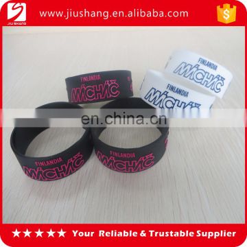 Personalized new embossed silicone wristband for promotion