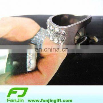 Fashionable diamond finger ring beer bottle opener