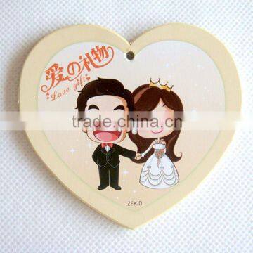 Heart shaped paper tags for wedding decoration