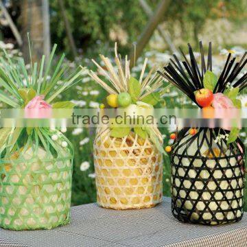 2014 Small round bamboo basket with decorations