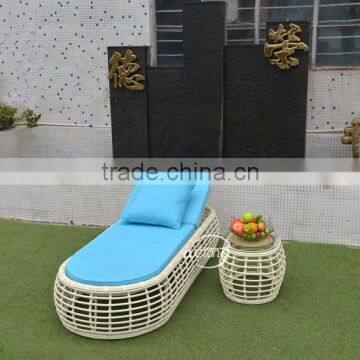 outdoor rattan lounge