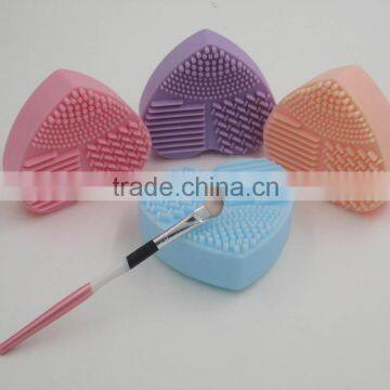 New design silicone heart shape makeup brush cleaner,brush egg,silicon hand brushegg