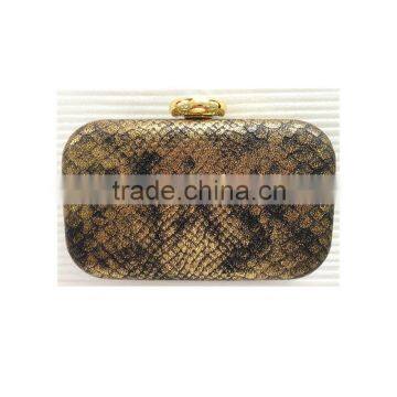 Soft Disseminated Texturesquare Clutch Bag photo-3