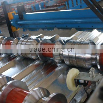 Metal roof tile forming machine