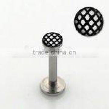 steel labret with fishnet pattern (cross-hatch)