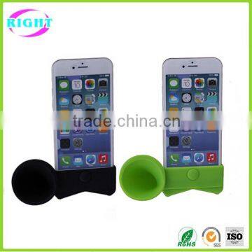 Horn shaped silicone external speaker for mobile phone