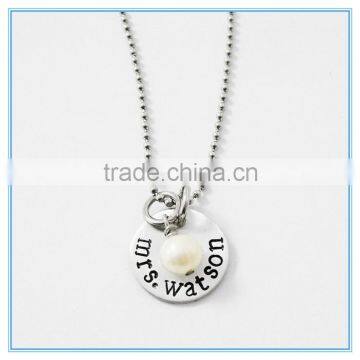 Round Pendant Stainless Steel Necklace with Pearl