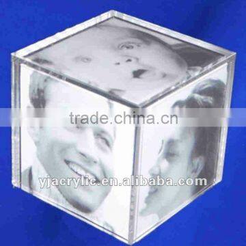 Acrylic cube photo frame