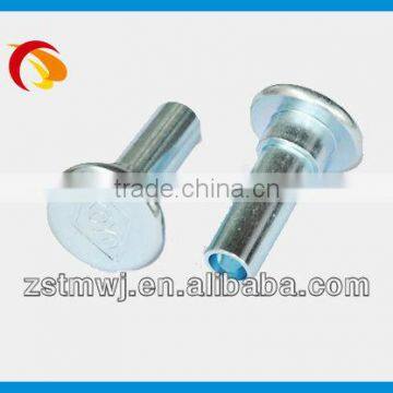 Hex head screw