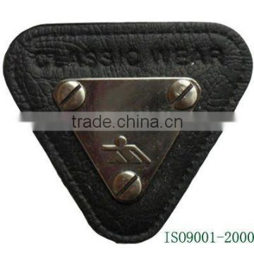 2013 fashion handmade metal triangle badges