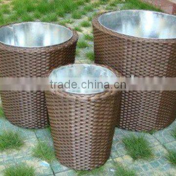 PE/PVC RATTAN W/ZINC PLANTER POT