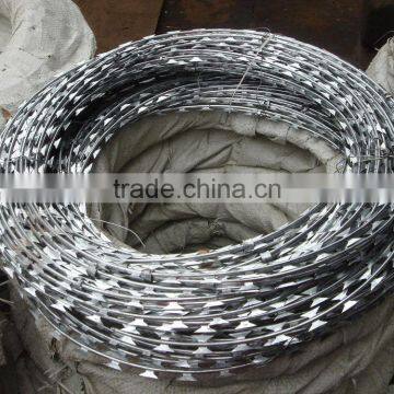 High Quality Electro/hot Dipped Galvanized Concertina Razor Wire/razor Barbed Wire From Factory photo-6