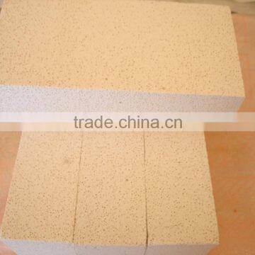 Light weight mullite brick for reforming furnace