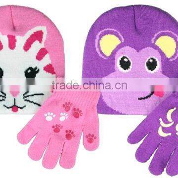 children knitted animal hats with gloves