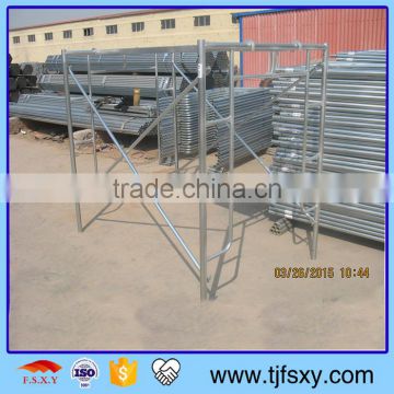 Mobile scaffolding and scaffolding prop