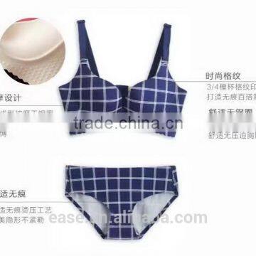 2017 Hot Sale Comfortable Lace Erotic Lingerie Sexy Bustier Bra Set