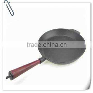 cast iron fry pan with wooden handle