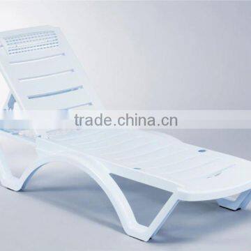 PLASTIC SUN LOUNGER F-09616