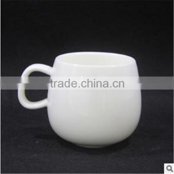 Bone China Material Simple design ceramic mug with handle for office 350ml .