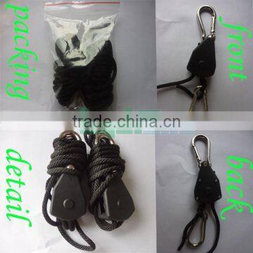 Rope Ratchet Heavy Duty Reflector Light Hanger/YoYo Hanger