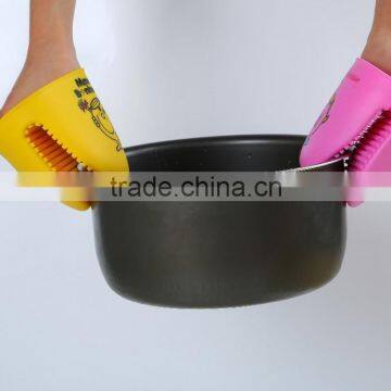Funny Shaped Insulated Silicone Rubber Glove/Heat Insulating Baking Gloves photo-5