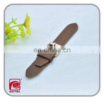 Toggle belt button with metal buckle