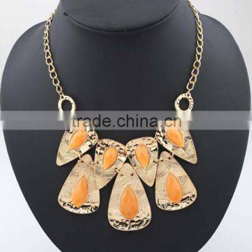 Charming Metal Top Grade Crystal Female Big Chunky Necklace Wholesale photo-3