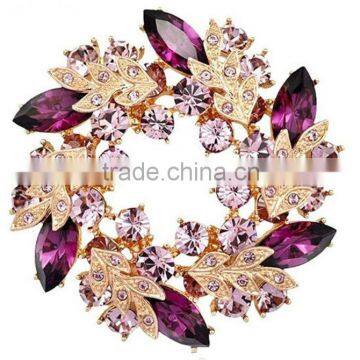 Crystal-studded chic wreath brooch scarf ring high-end apparel accessories jewelry