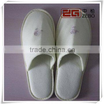 Custom Logo Available Super Soft Standard Size Hotel Slipper