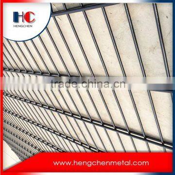 China Exporter Free Sample Curvy Welded Wire Mesh Fence photo-4