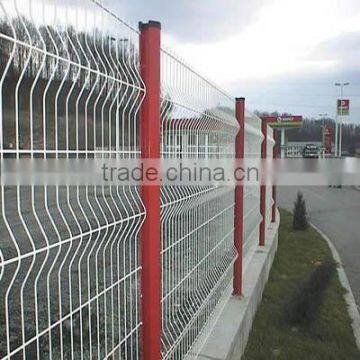 manufacturer of welded mesh fence (factory).