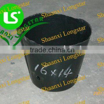 Black plastic flower pot