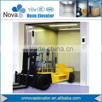 Painted Car Wall Cargo Elevator/Freight Lift for Carrying Goods