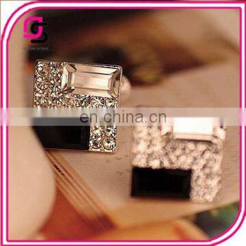 2017 Temperament Black and White Diamond Flash Diamond Earrings for Women photo-2