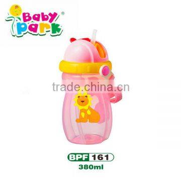 baby drinking cup with straw