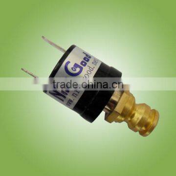 Quick connect coupling low pressure air wild pressure control switch