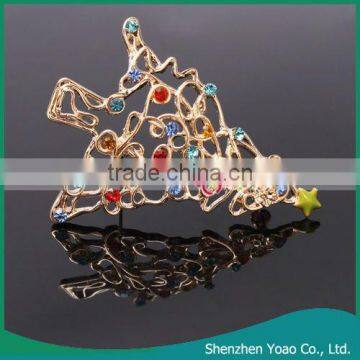 Elegant Hollow Christmas Tree Brooch