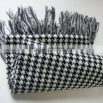 Houndstooth scarf