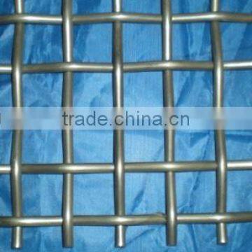 Crimped square mesh