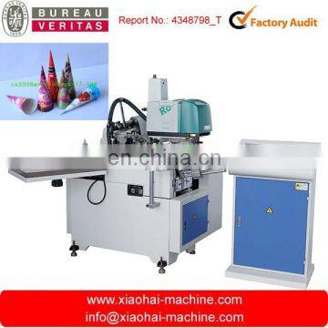 Automatic ice cream cone paper sleeve machine