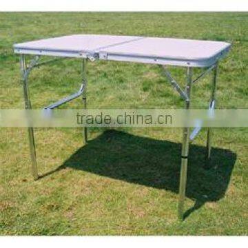 Folding table