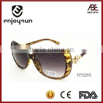 wholesale price fashion women sunglasses with flower shaped diamond