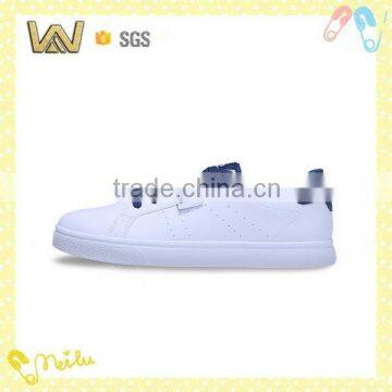 Fashionable and Comfortable Flat Casual Shoes Men
