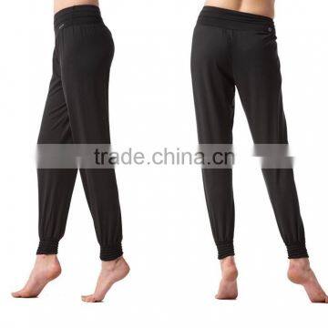 2016 Wholesale ladies polyester /spandex gym pants / yoga pants