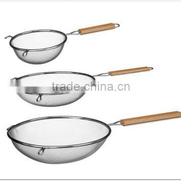 Set 3 stainless steel wire mesh kitchen Strainer with long wood handle