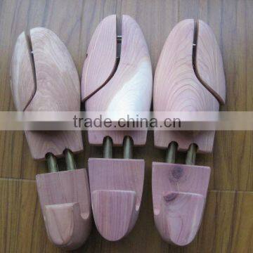 Cedar shoetree