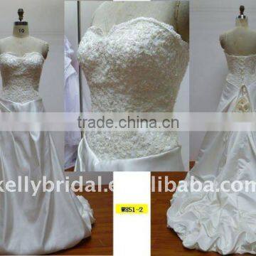 gorgeous and romentic lace and handmade flowers designer wedding gown