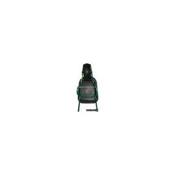 wheelbarrow/wheel barrow